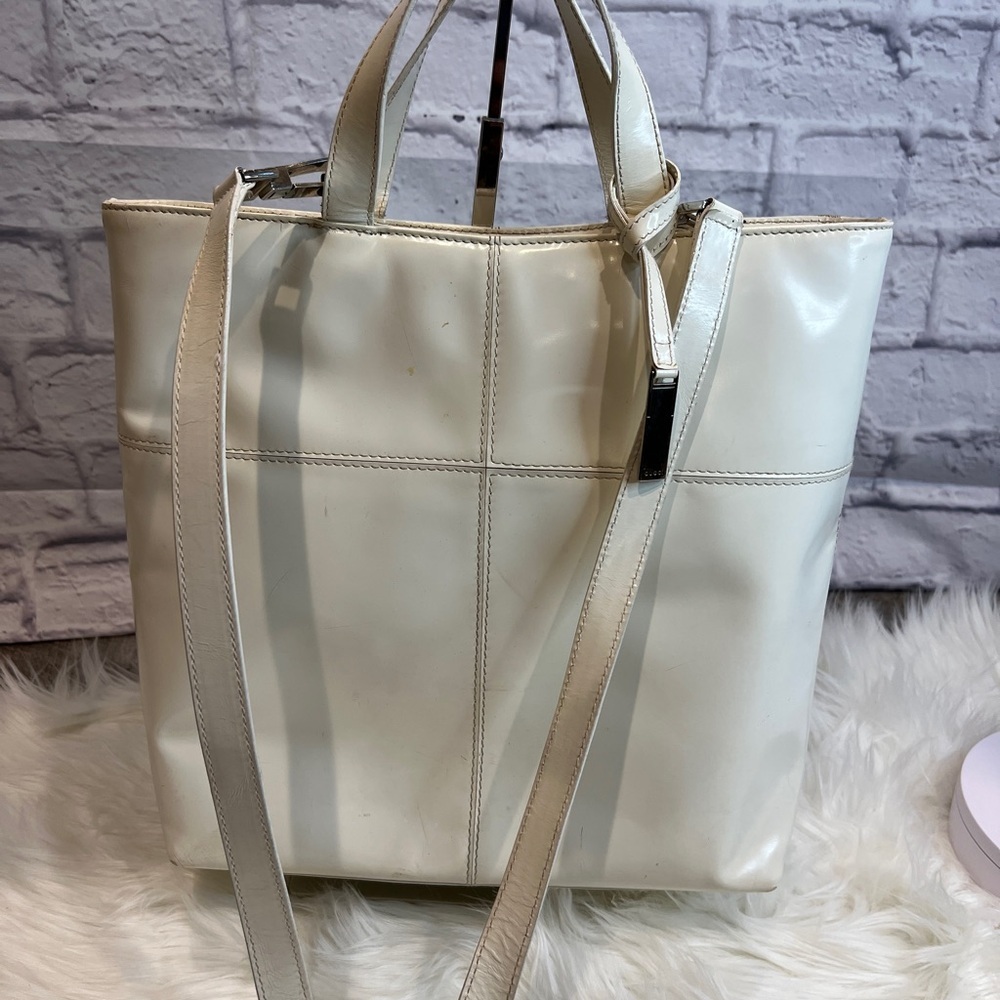 NEW ARRIVAL: GUCCI Patent Leather Off-White Tote Bag